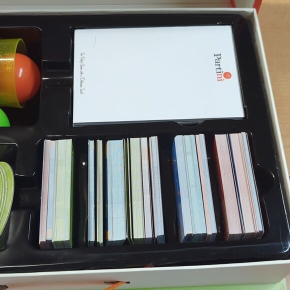 Hasbro Partini game, Party game with a delicious twist - Picture 6 of 8